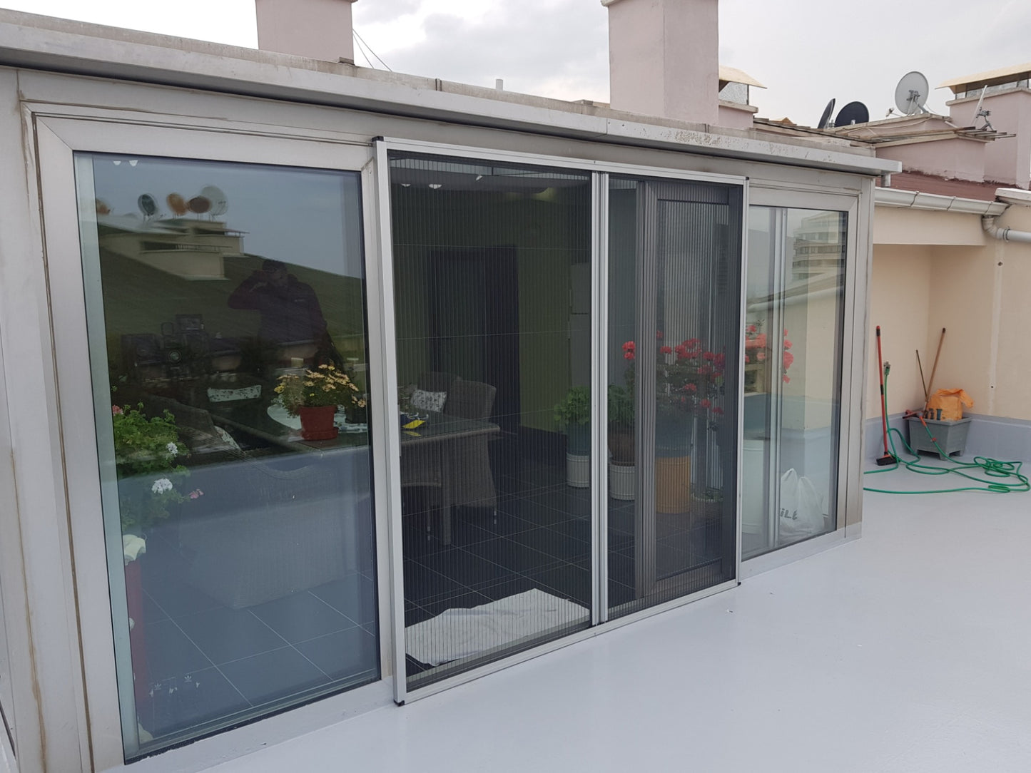 Double Pleated Accordion Sliding Fly Screen Door